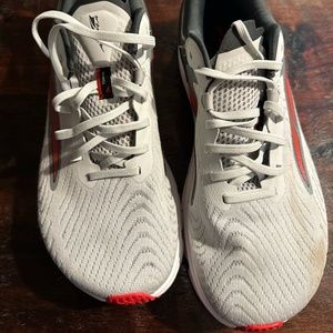 Altra Torin 6, size 10, white / red